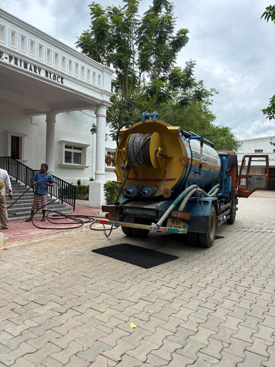 Vacuum Suction Cleaning Services